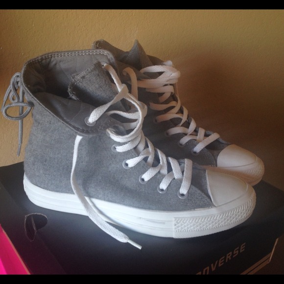 Like New! Sz 7 gray converse high tops