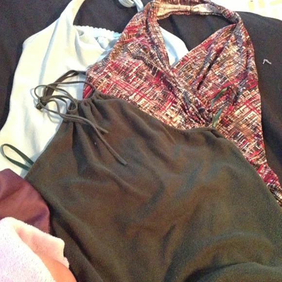 Halter top bundle - Picture 3 of 4