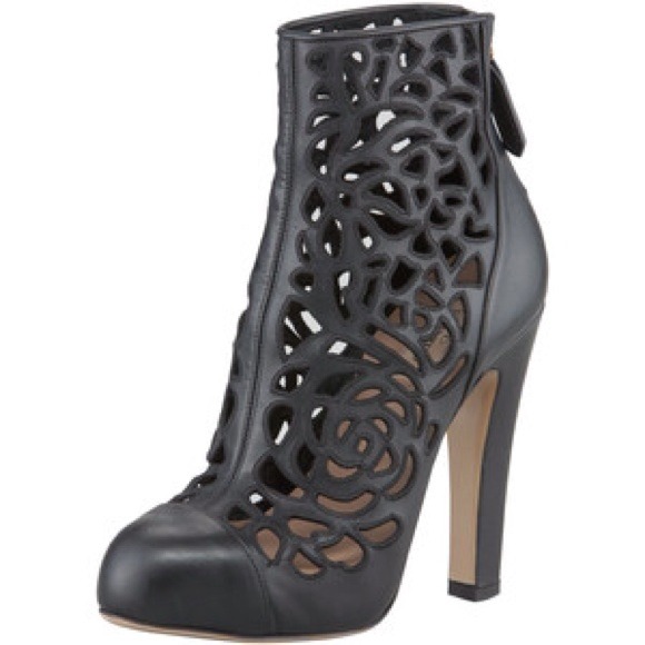 Valentino Return to @azianfatale