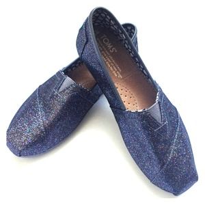 ✋RESERVED✋ Authentic Toms Shoes