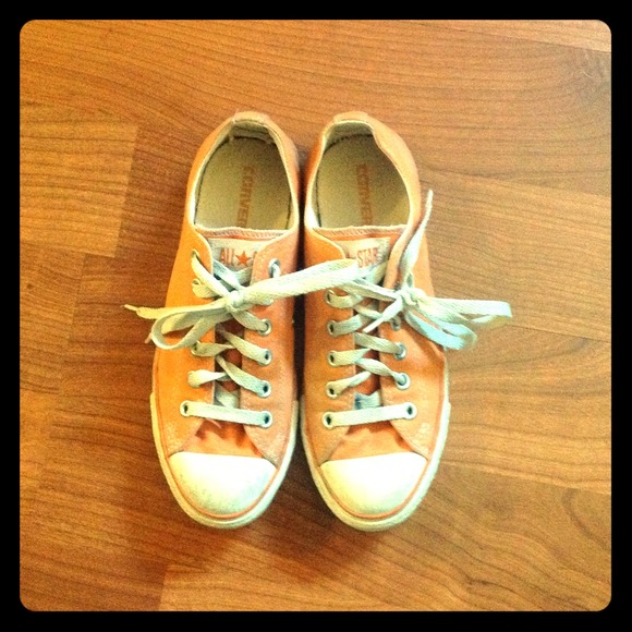 Tangerine orange Converse size 8