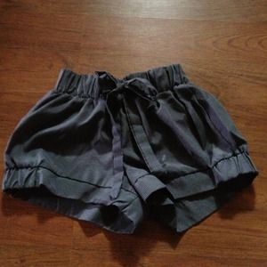 Dressy-Look Gray Pinstripe Detail Shorts