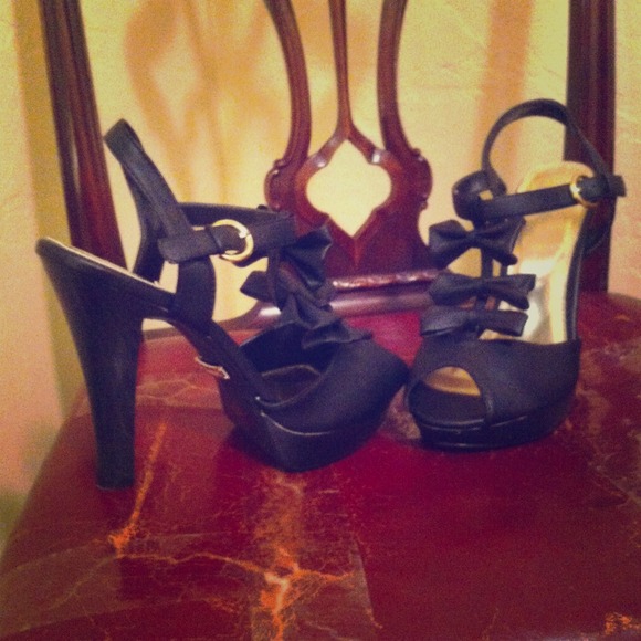 🌸RESERVED for _prettynikki🌸Peep-Toe Platforms