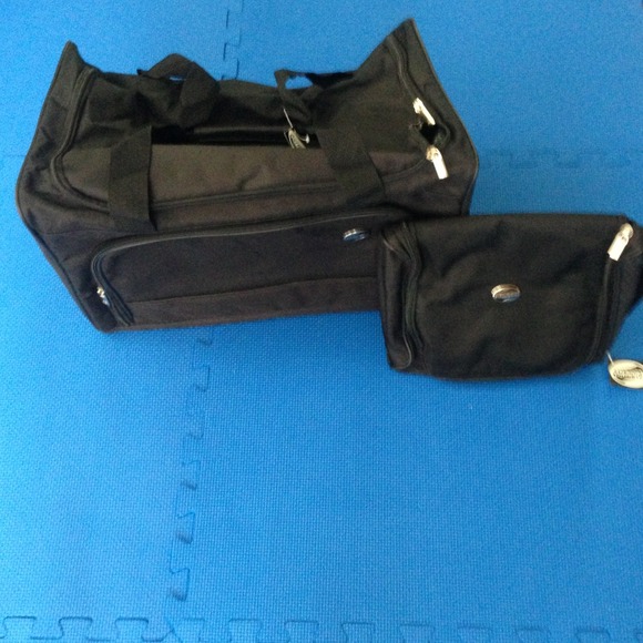 ❗❗SOLD❗❗2 American Tourister luggage set ❗❗SOLD❗❗