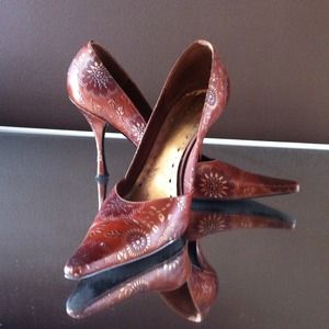 BCBG Girls brown & gold heels