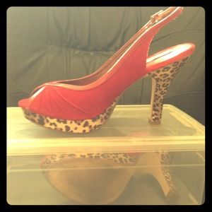 Steve Madden leapord leather heels