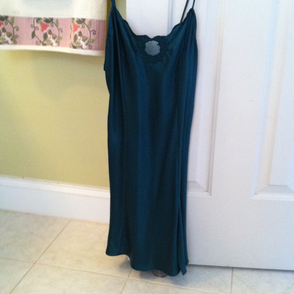 Silk hunter green nighty