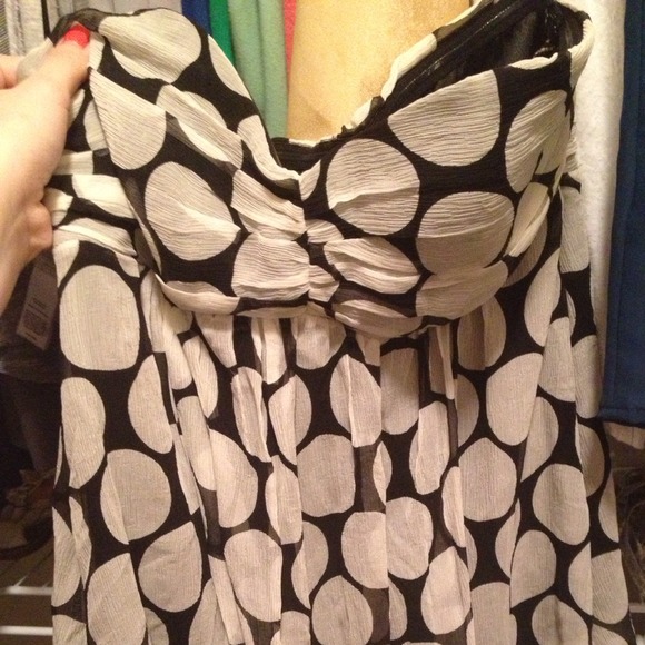 Express strapless top