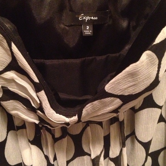 Express strapless top - Picture 2 of 3