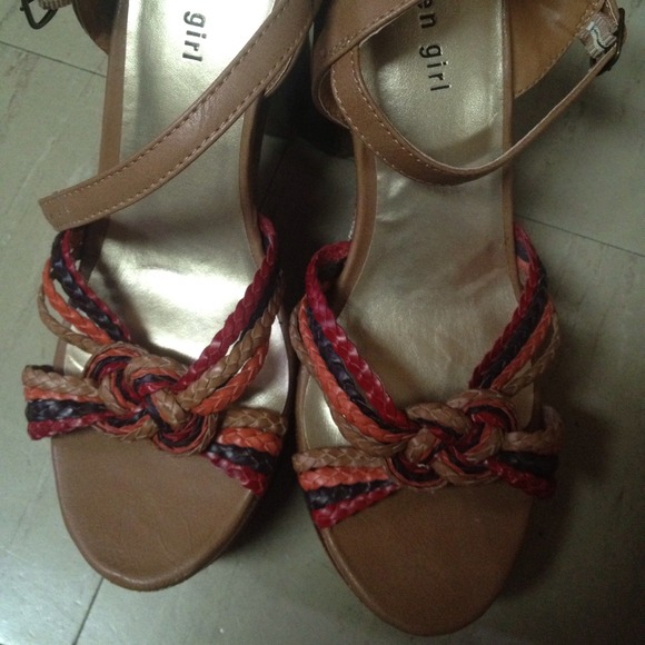 Heels - Picture 2 of 4
