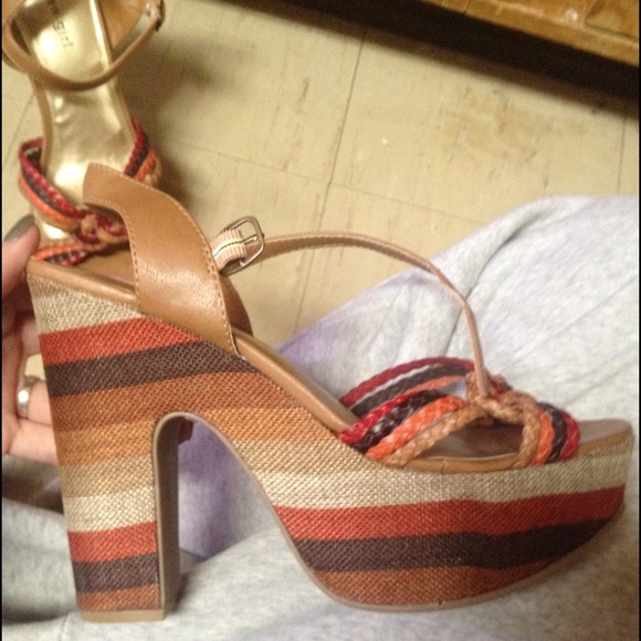 Heels - Picture 3 of 4