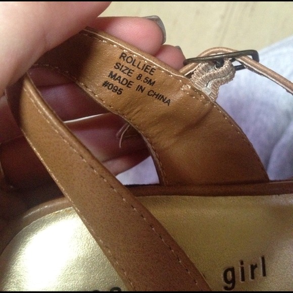 Heels - Picture 4 of 4