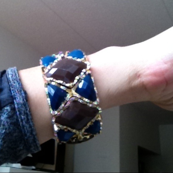 XX SOLD XX Emerald and brown bracelet.