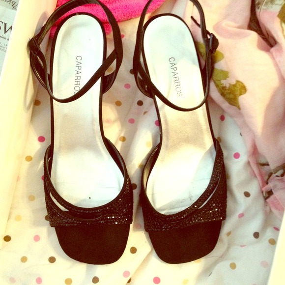 BUNDLE of black sandals with VS perfume