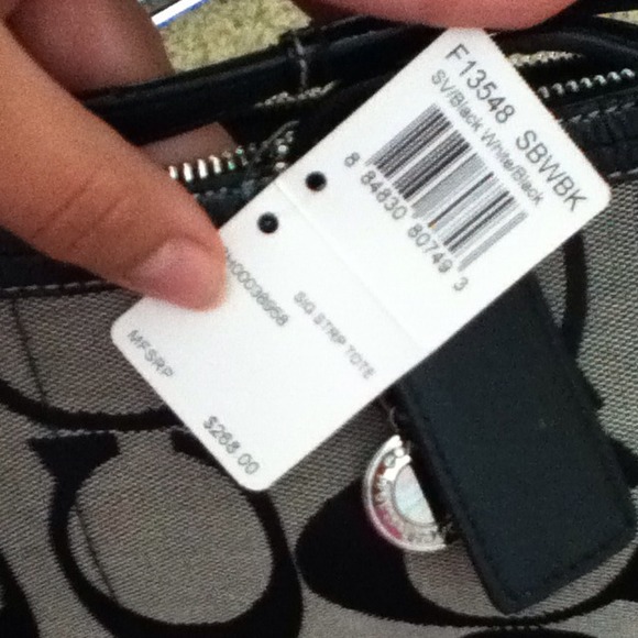 New with tags coach bag - Picture 2 of 3