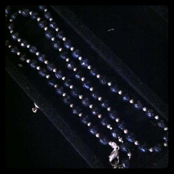 Glittery stone necklace