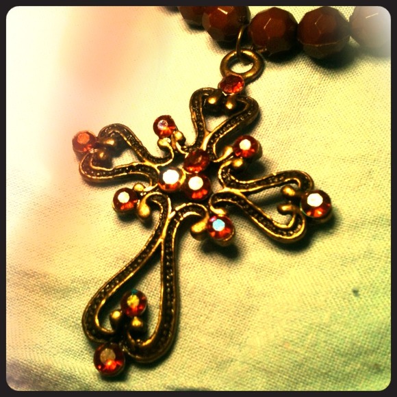 💥Sold in Bundle💥Cross Chocker and Earrings!!