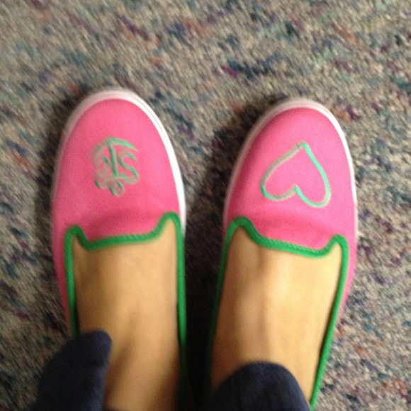 *******SOLD************Sperry slip ons