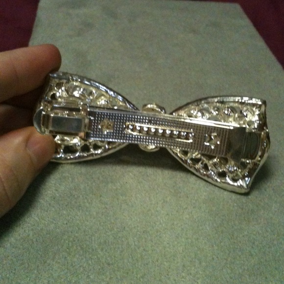 Pearl hair bow clip - Picture 2 of 3