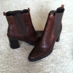 Mia brown leather boots