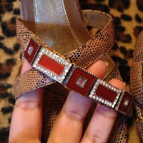 Heels - Picture 2 of 3
