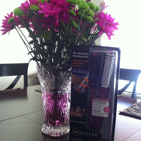🚫Sold🚫NWT & in sealed box 🎀PINK INSTYLER🎀