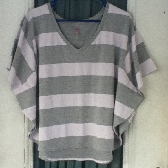 BUNDLED for leopard562003. This top and the gray 1