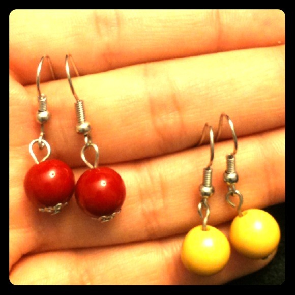 💥Sold in Bundle💥Red and Yellow Earrings!
