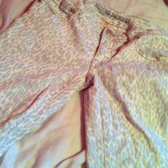 Skinny white and cheeta print