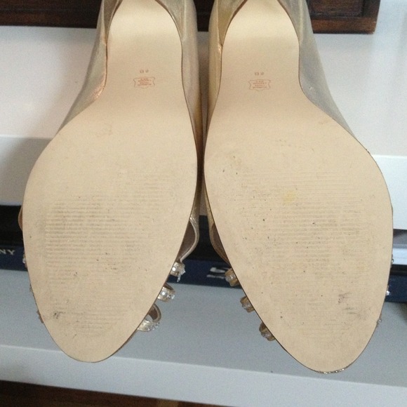 ⬇REDUCED!! Gold heels with rhinestone accents - Picture 3 of 4