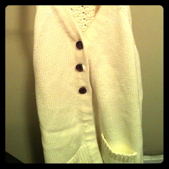 Cream ROXY knit vest. - Picture 1 of 2
