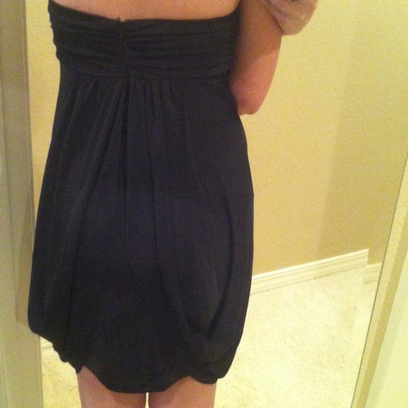 Black dress - Picture 3 of 4