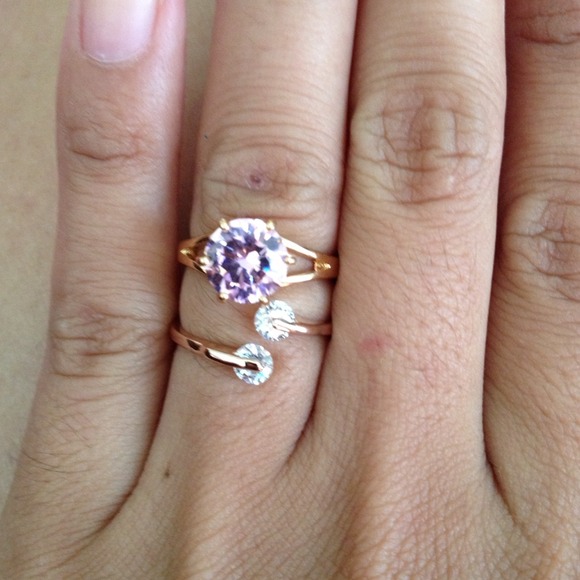 Jewelry - 💕Bundle of 2 rings 4 @laurabo💕