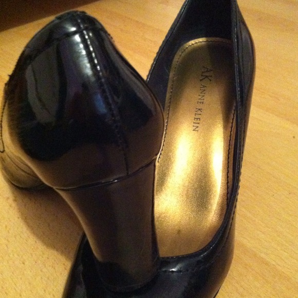Shoes - Picture 4 of 4