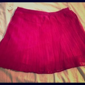Medium hot pink pleated skirt
