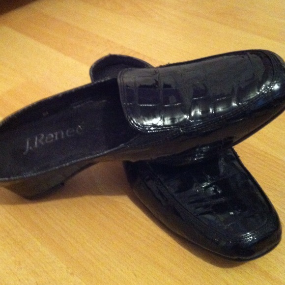 Shoes - Picture 4 of 4