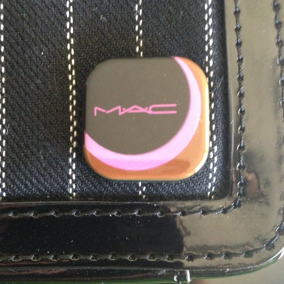 🚫SOLD🚫MAC Brush Case - Picture 3 of 4