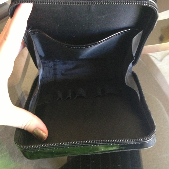 🚫SOLD🚫MAC Brush Case - Picture 4 of 4