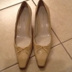 Ann Taylor shoes.