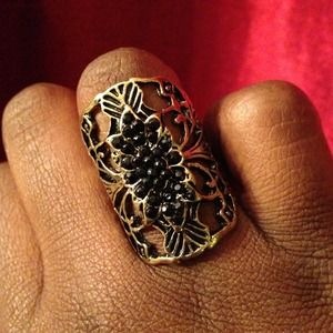 Beautiful bronze and black rhinestone ring