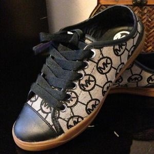 Pre- loved MK shoes