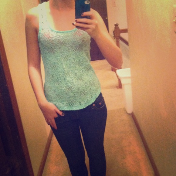 🌟Bundle trade!🌟MINT racer back tank