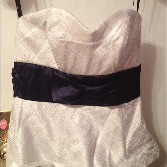 Strapless white/silver dress - Picture 2 of 4