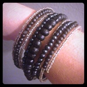 Beaded wire bracelet