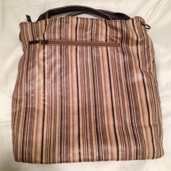 Fun shoulder bag! - Picture 3 of 3