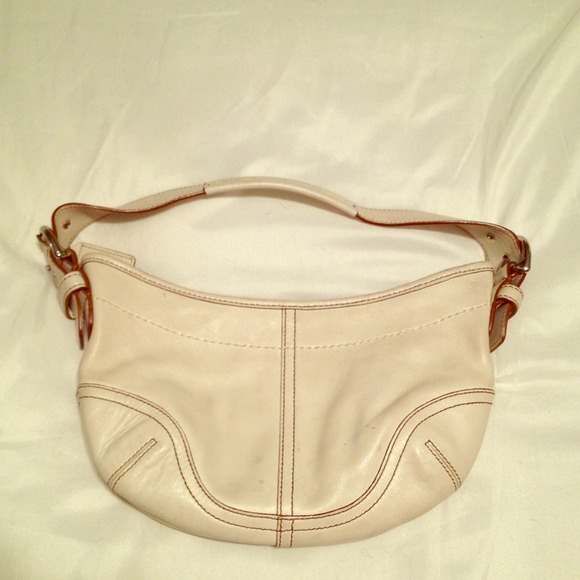 Authentic Small White Leather COACH bag - Picture 1 of 4