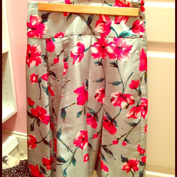 Express spring floral skirt!