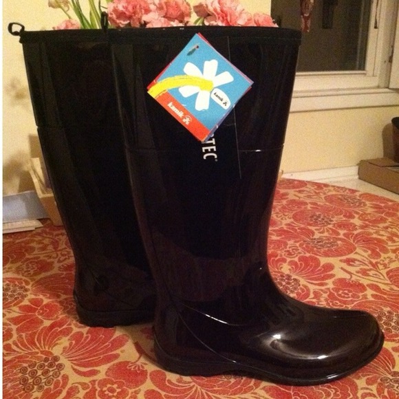 🚫On hold for Shelly🚫Brand new Kamik rain boots!