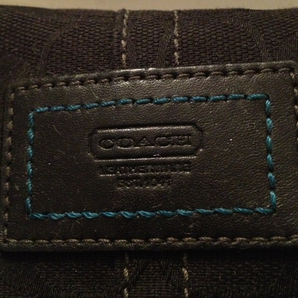 🚫SOLD🚫Small Authentic COACH handbag - Picture 2 of 4