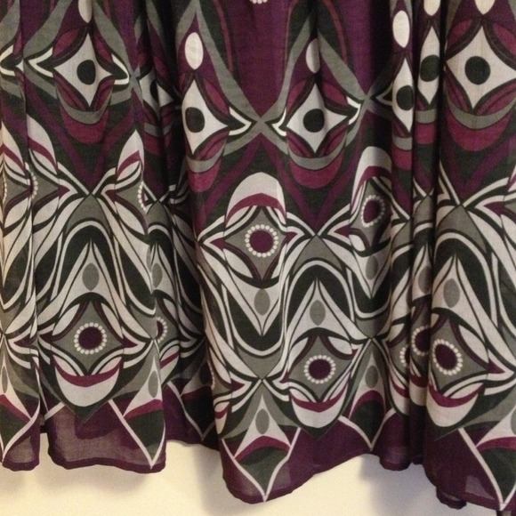 Purple, black and white skirt - Picture 3 of 4